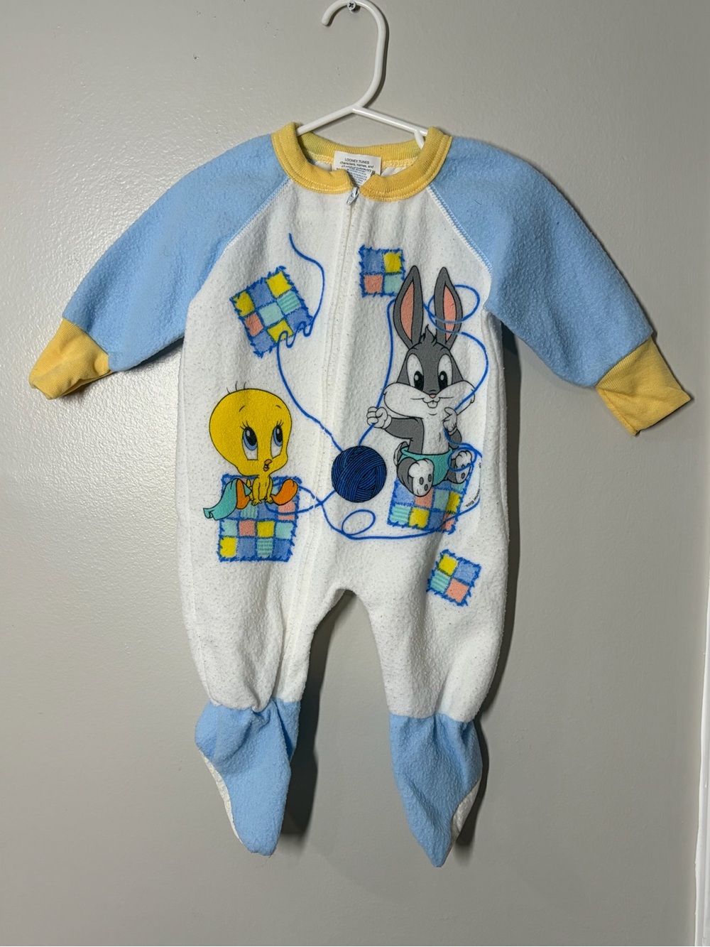 Vintage Tweety & Bugs Bunny Fleece Footed One-Piece - size 7-12 months